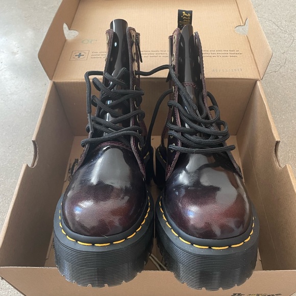 NEW Dr. Martens JADON Arcadia Leather Boots - Picture 8 of 8